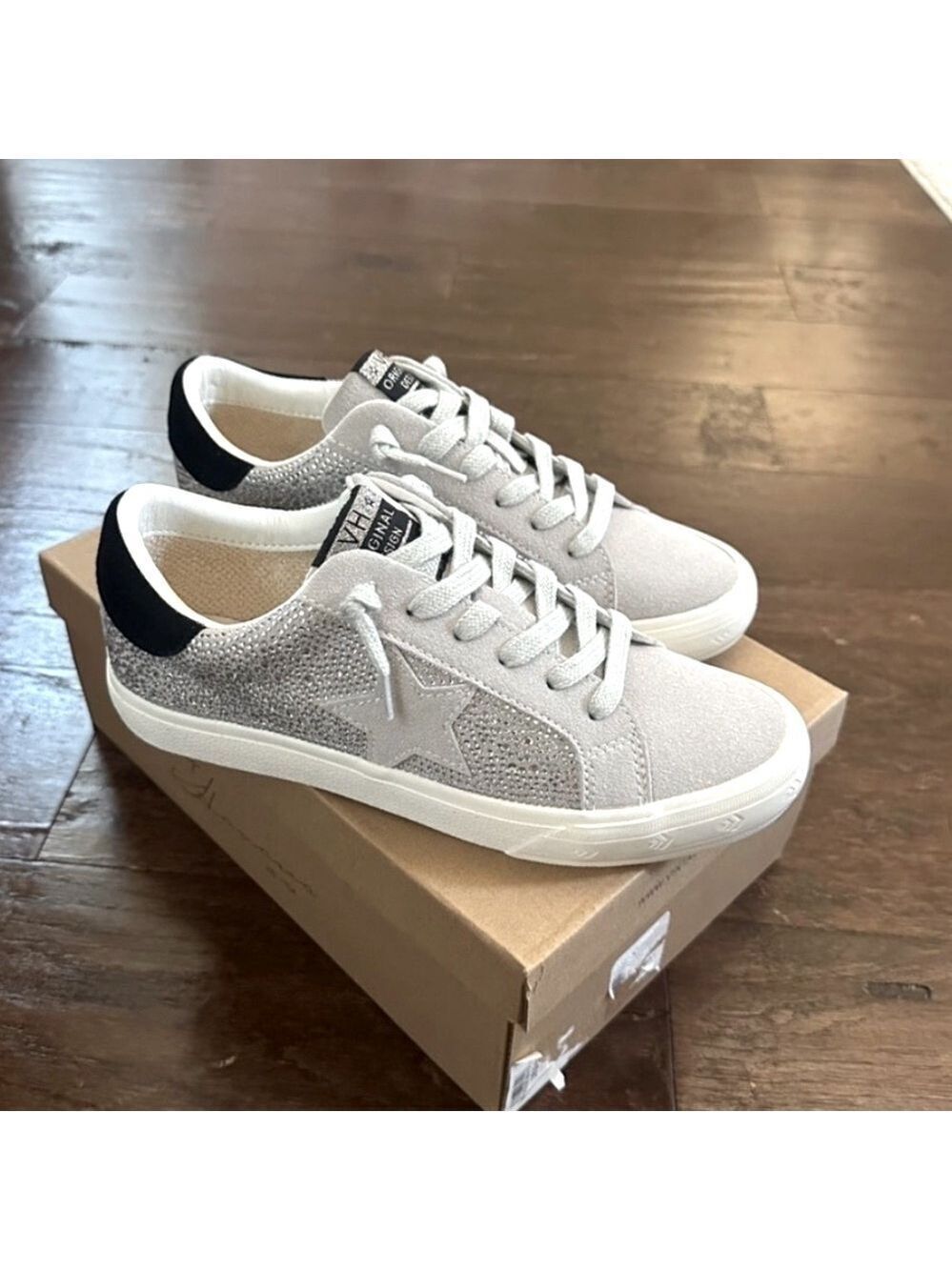 Vintage Havana rhinestone sneaker-size 7.5-grey/silver-brand new - Picture 3 of 15